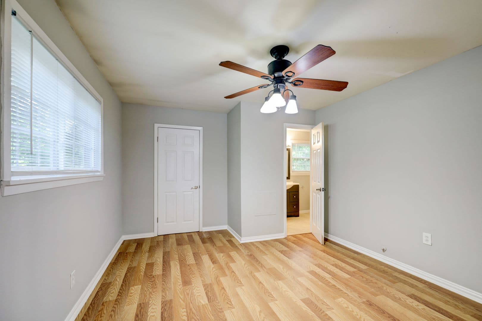 Conroe House: 9193 Lucille Ln