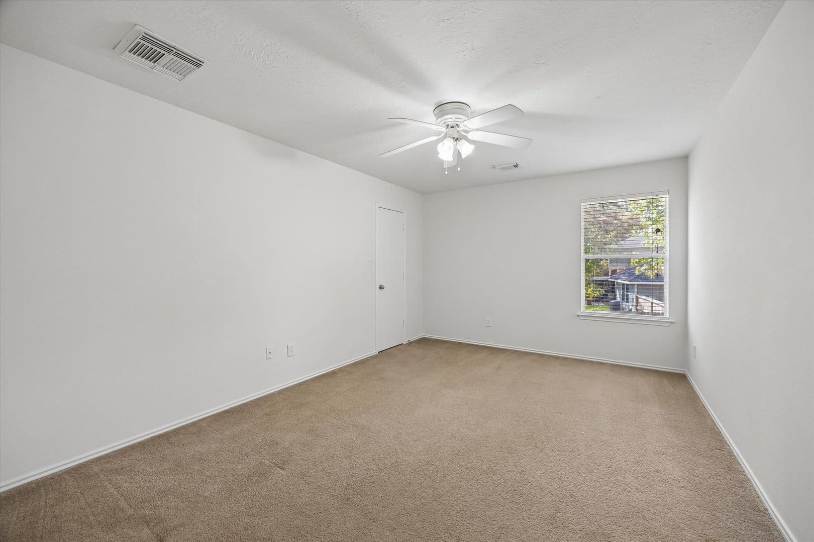 Spring House: 147 N. Vesper Bend Circle