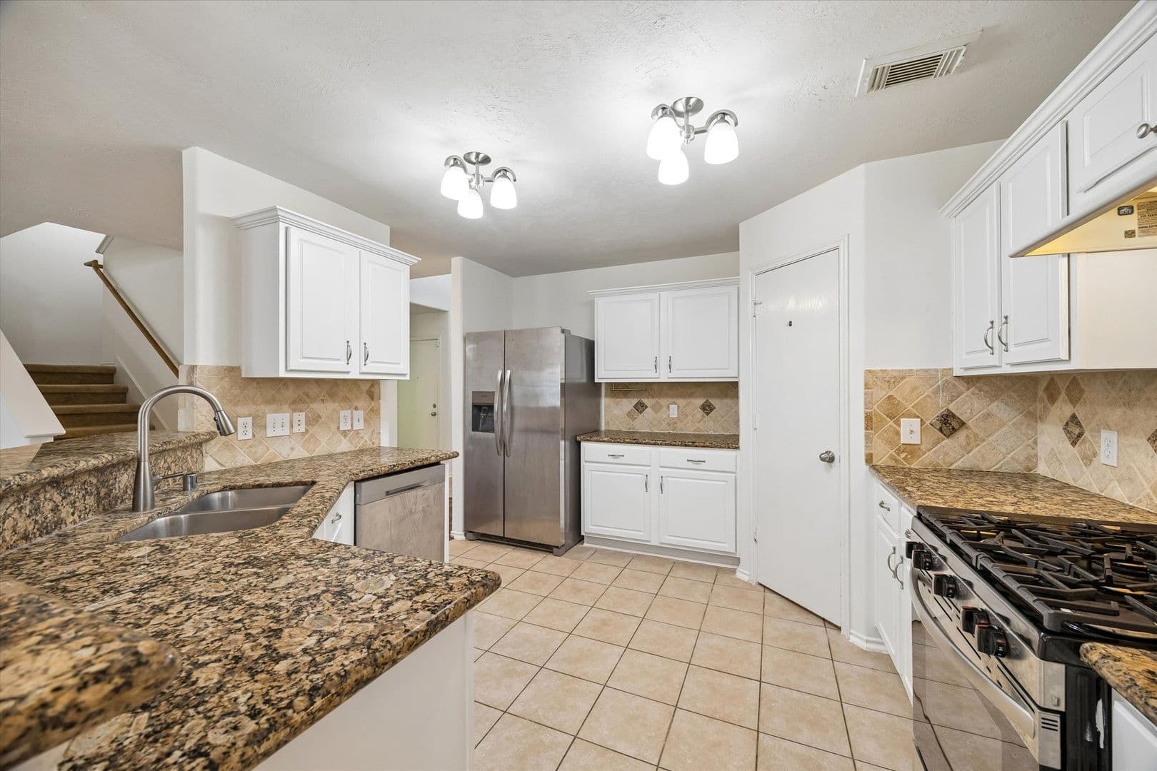 Spring House: 147 N. Vesper Bend Circle