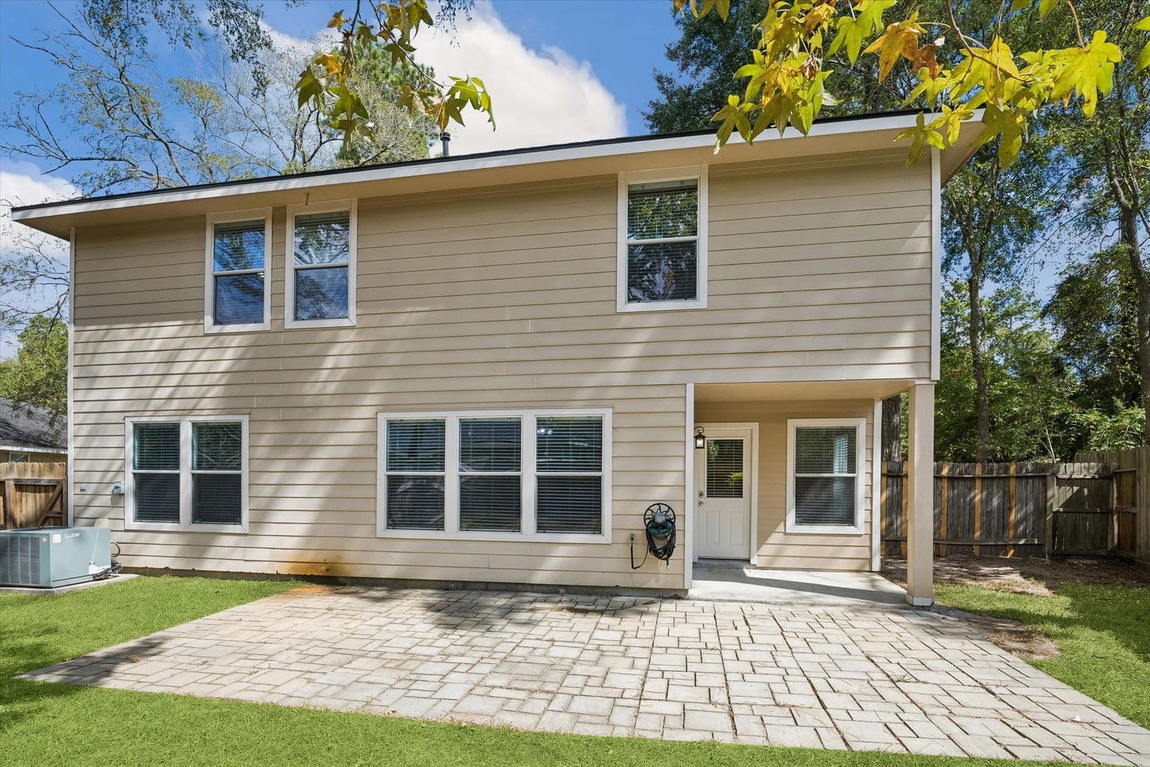 Spring House: 147 N. Vesper Bend Circle