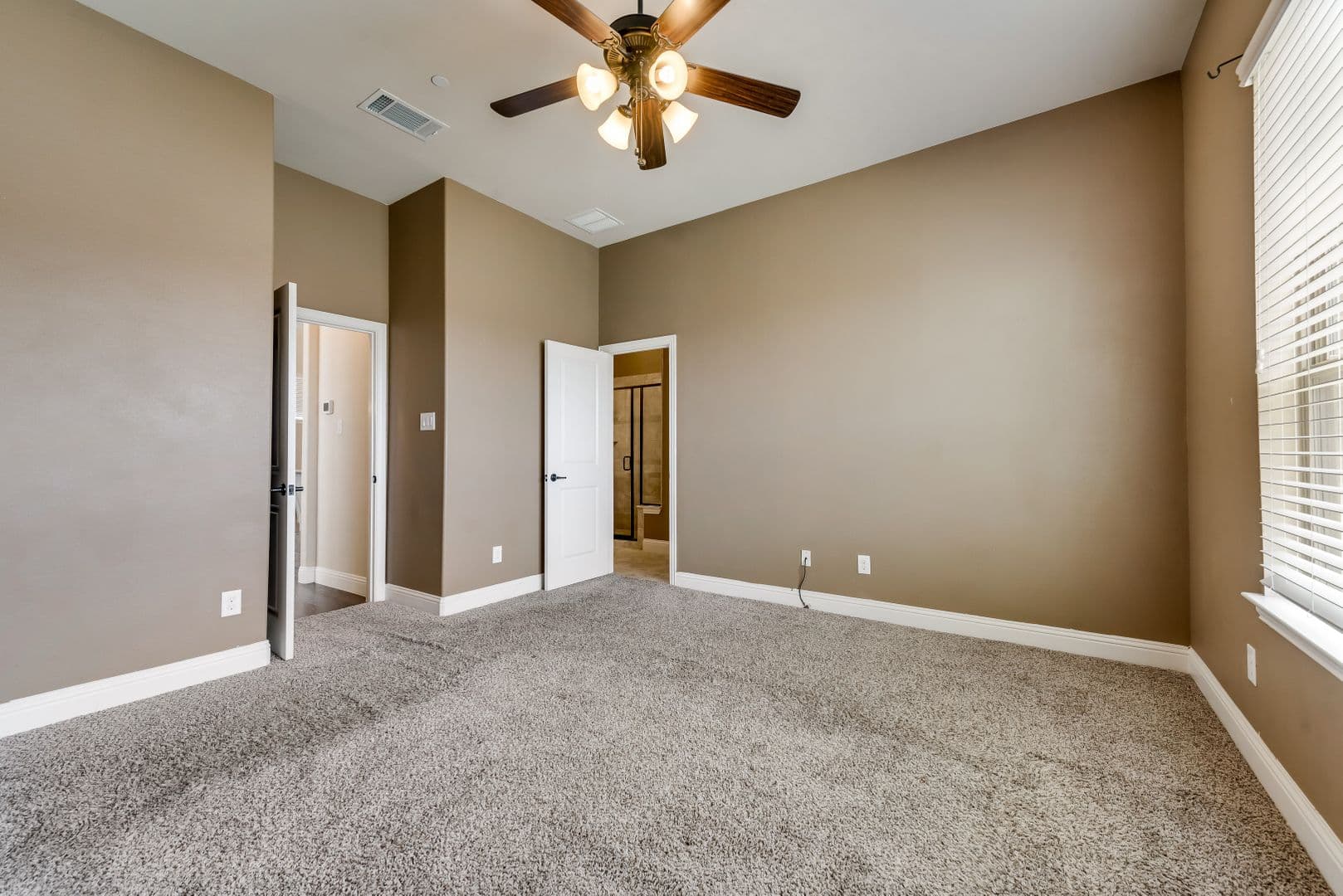 Lewisville Townhome: 290 Almanor Street