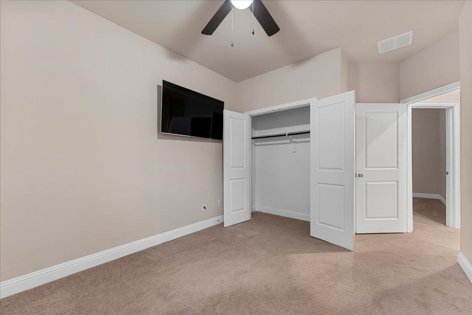 Allen Townhome: 207 Congaree Road
