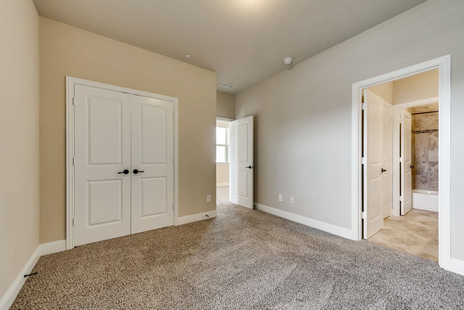 Lewisville Townhome: 290 Almanor Street