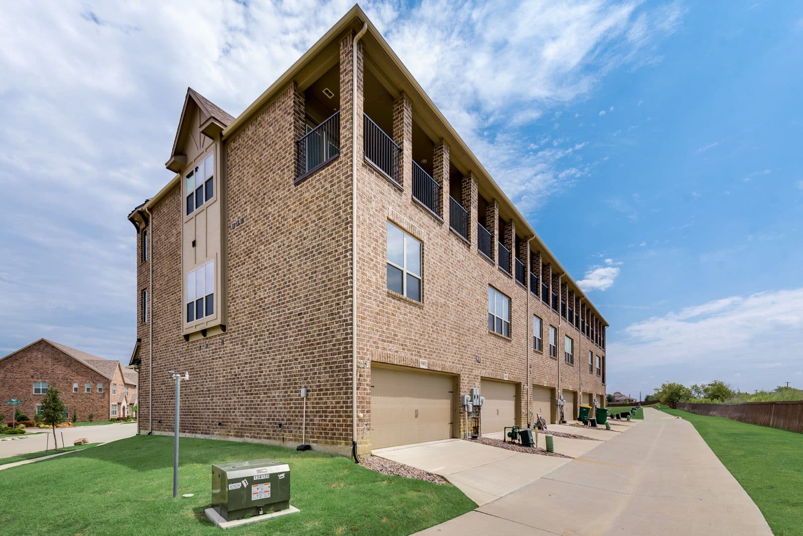 Lewisville Townhome: 290 Almanor Street