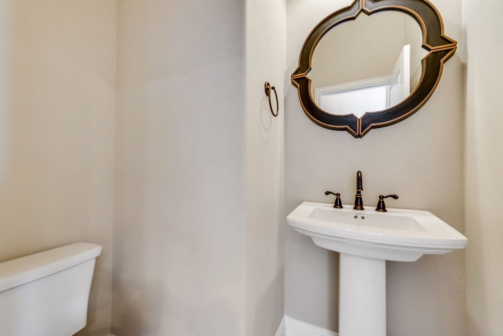 Lewisville Townhome: 290 Almanor Street