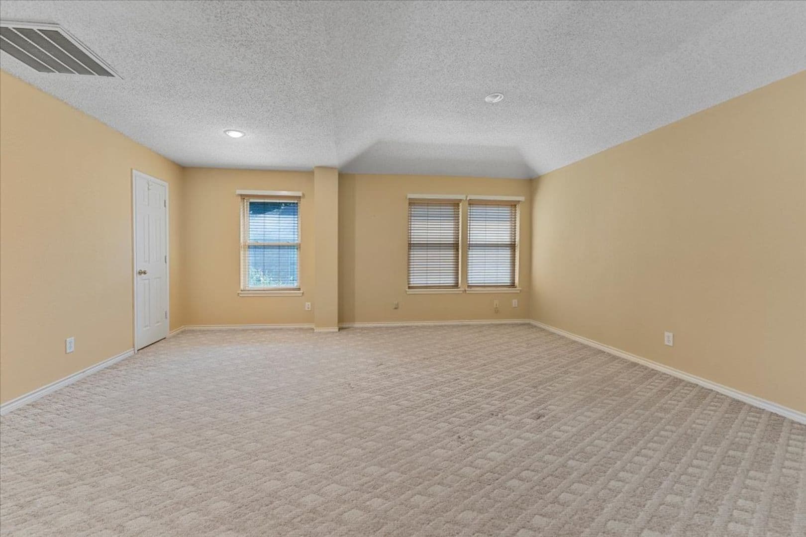 Plano House: 6752 Macintosh Drive - 6752 Macintosh Drive