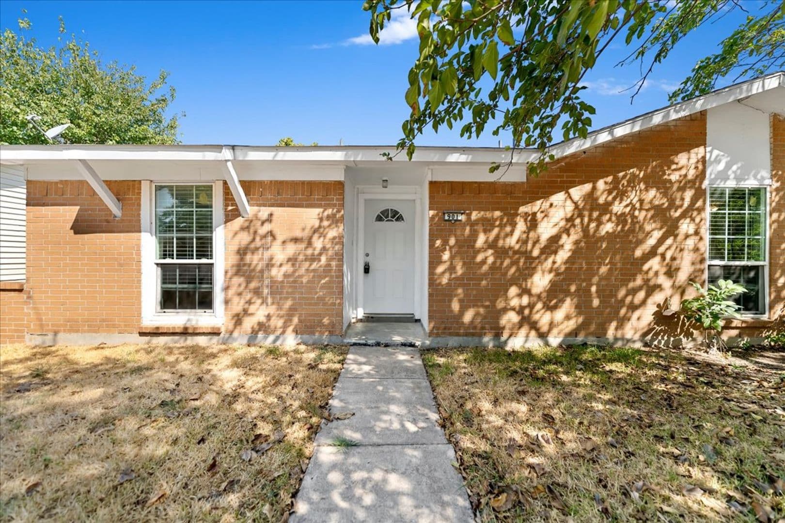 Allen House: 901 Wandering Way
