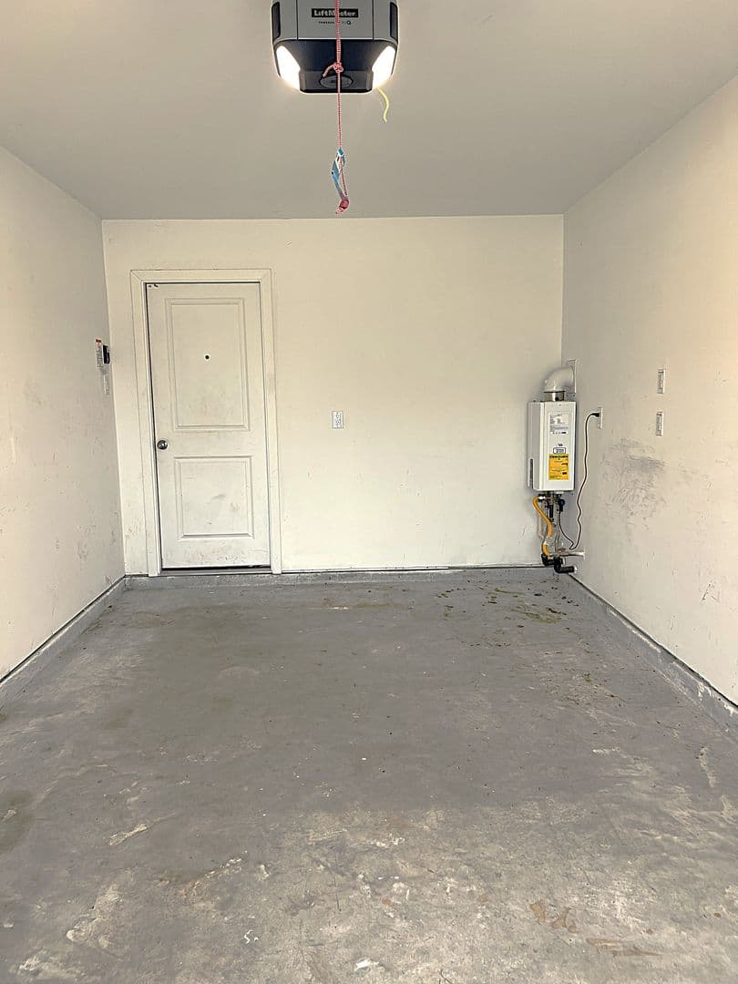 NEW CANEY House: 18210 VIA AURELIA DR