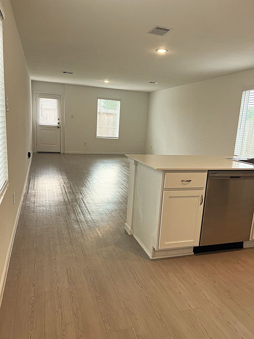 NEW CANEY House: 18210 VIA AURELIA DR
