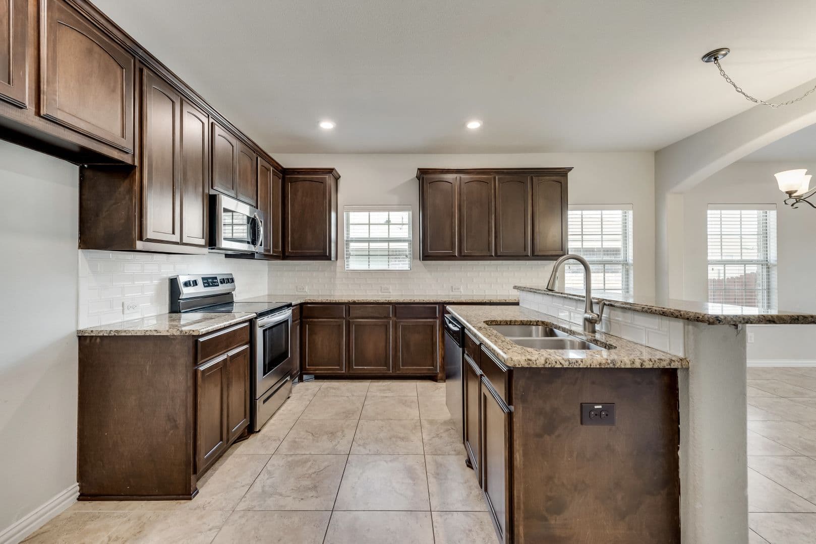Fort Worth House: 6308 Maritime St