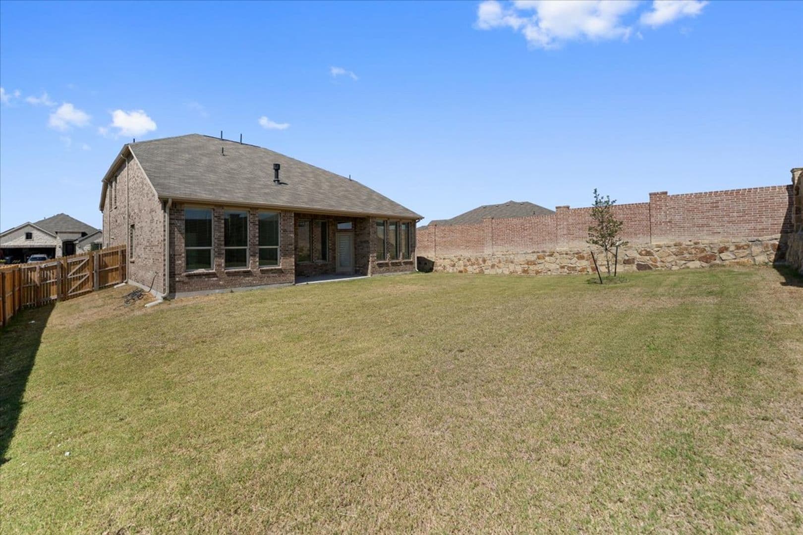 Saginaw House: 3001 Brainerd Dr