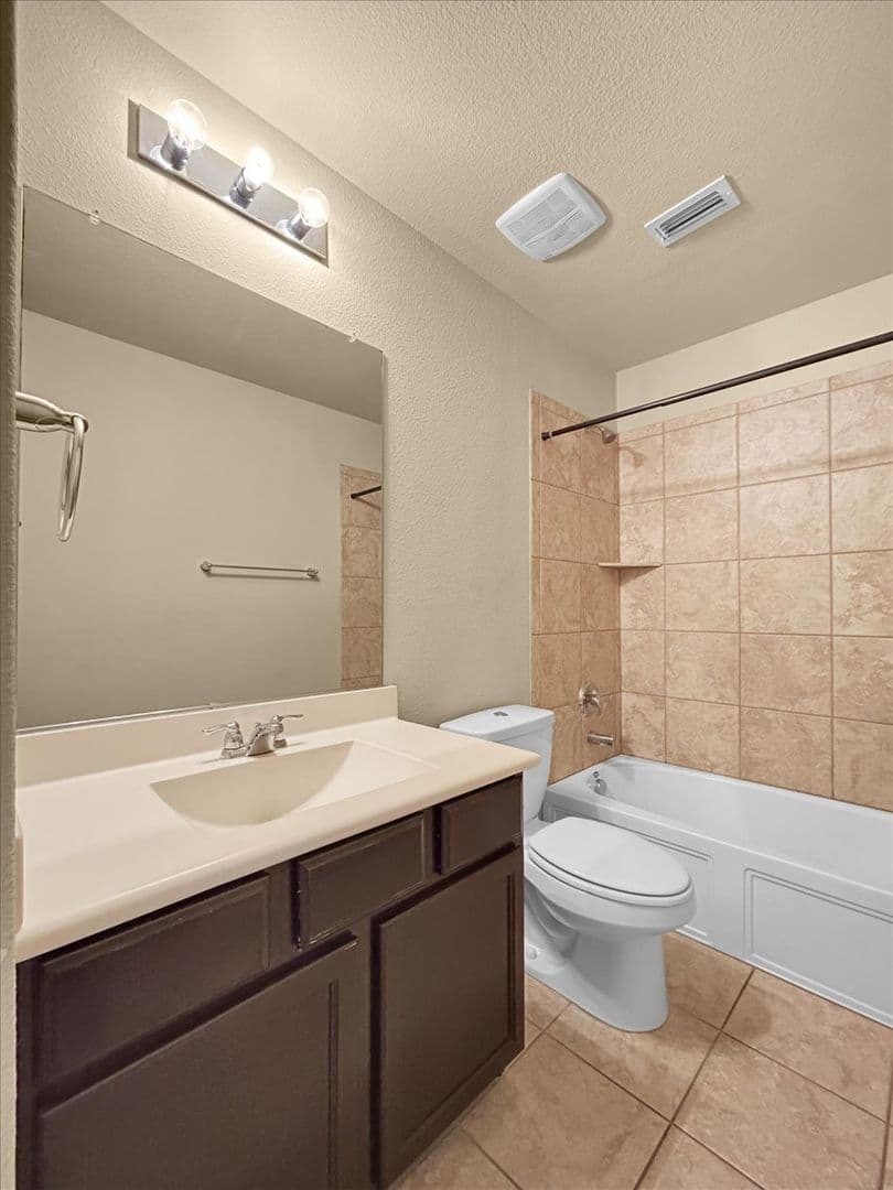 Fort Worth House: 12312 Walden wood Dr