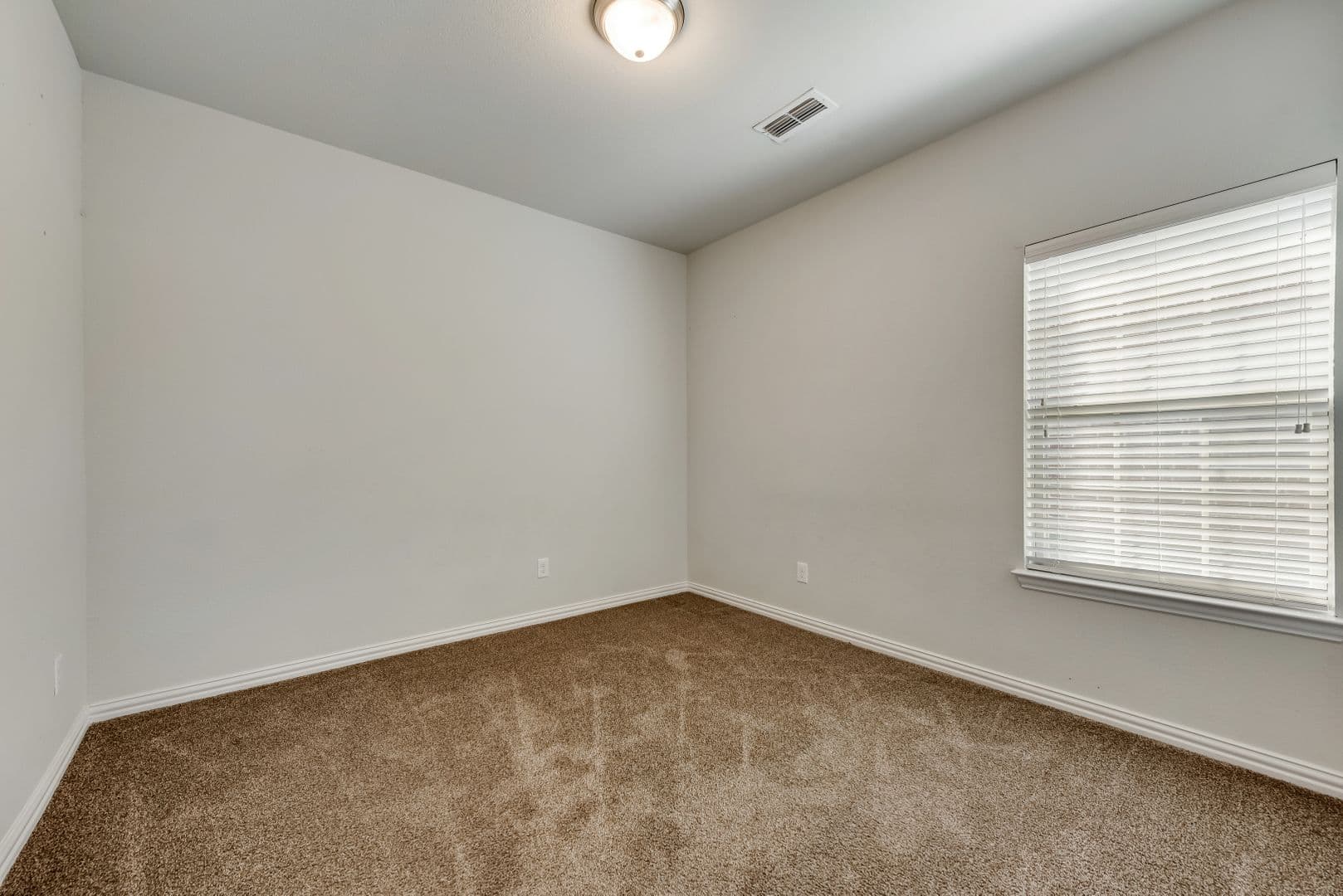 Fort Worth House: 6308 Maritime St