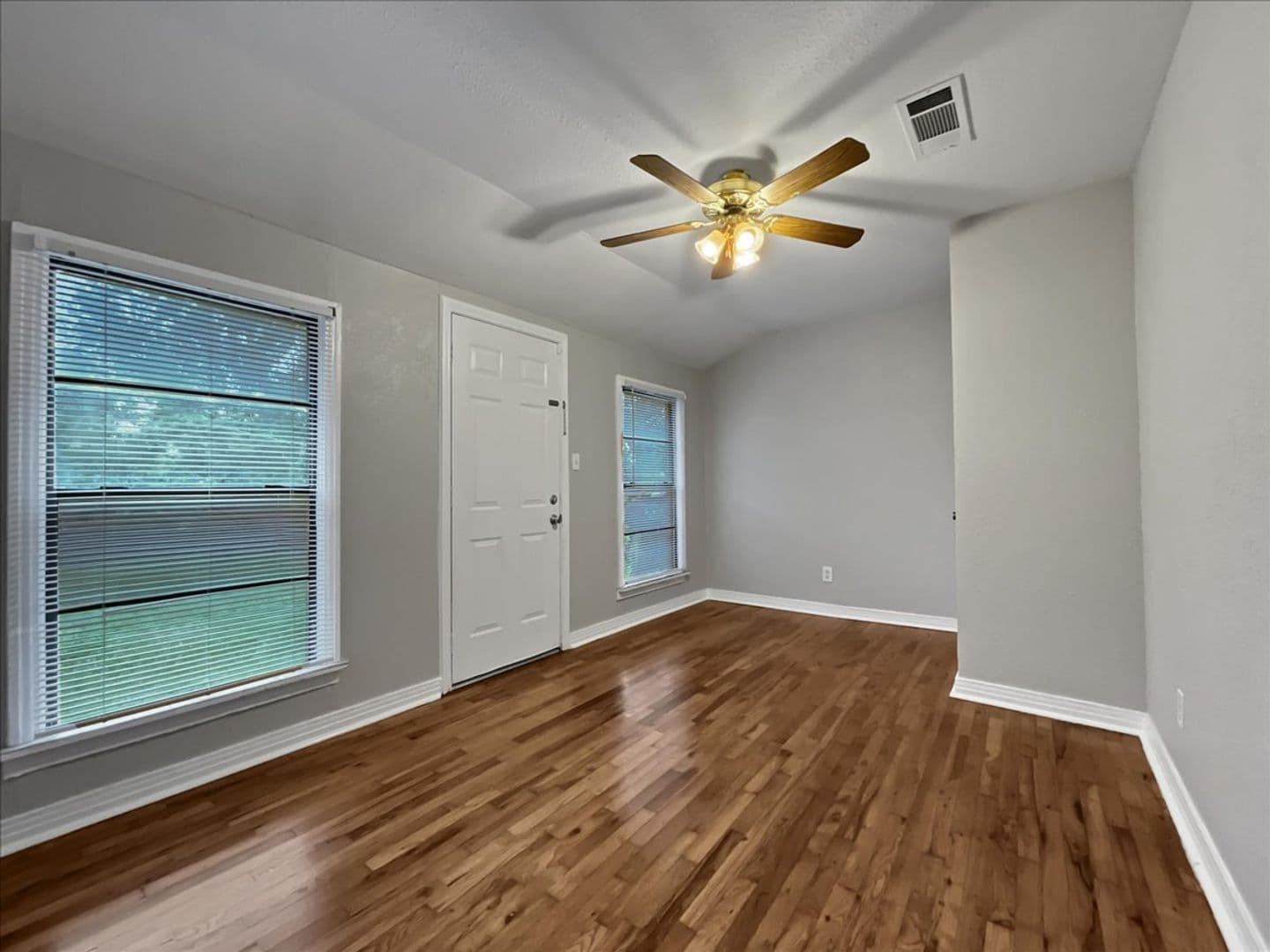 Forth Worth House: 4929 Donnelly Ave