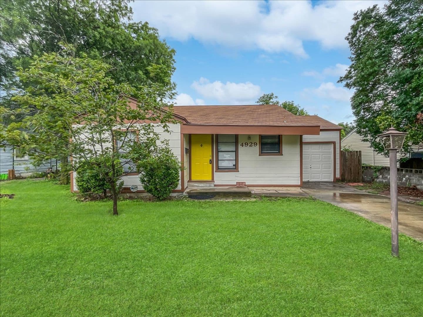 Forth Worth House: 4929 Donnelly Ave
