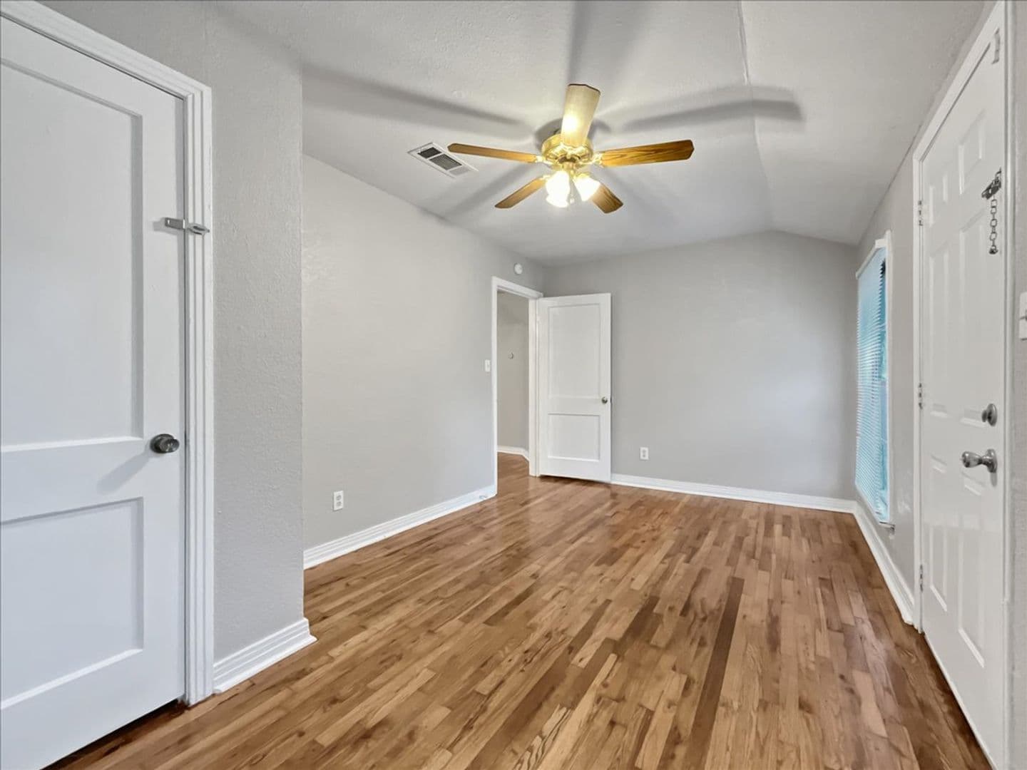 Forth Worth House: 4929 Donnelly Ave