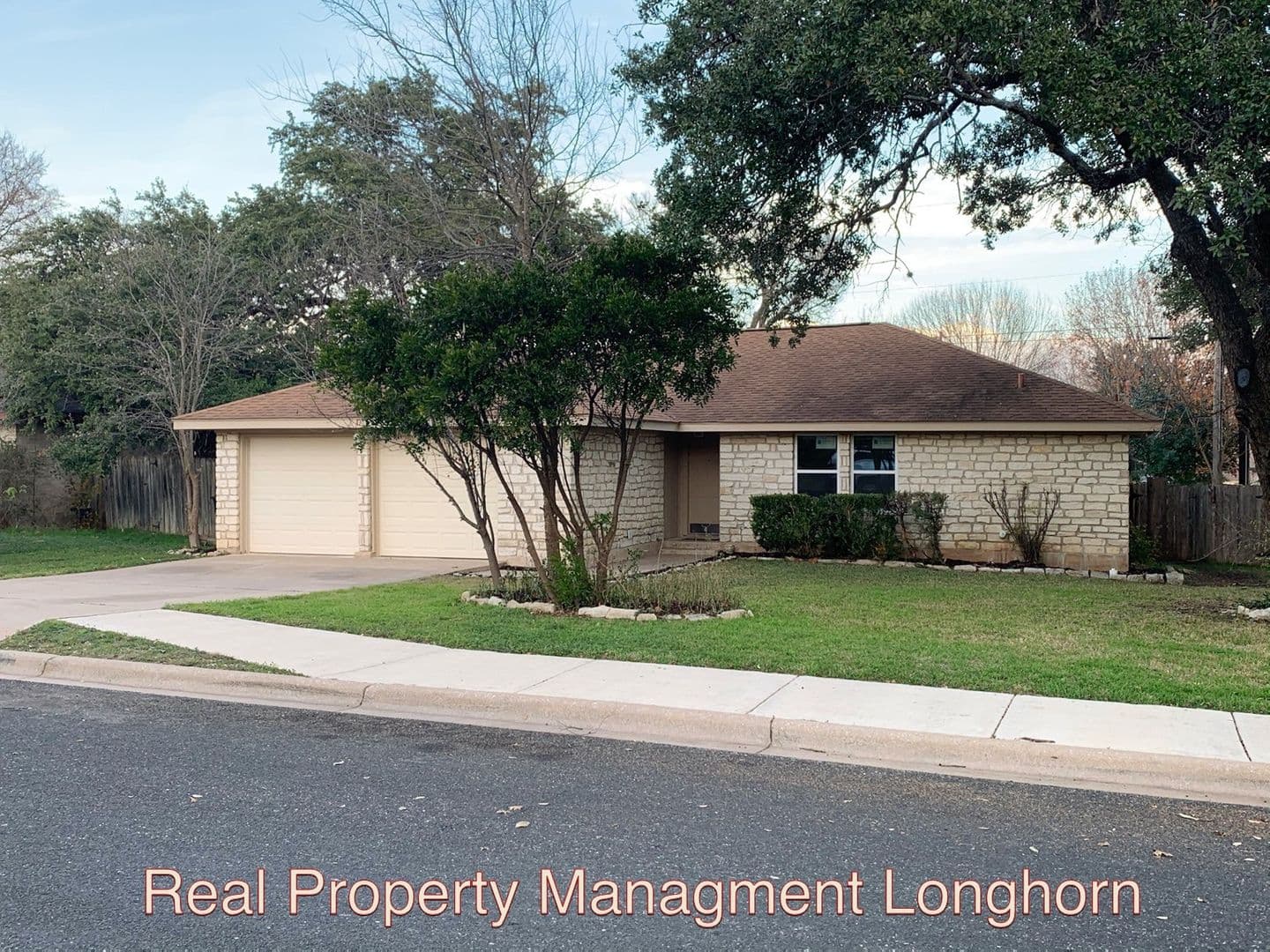 Georgetown House: 212 Rockcrest Avenue