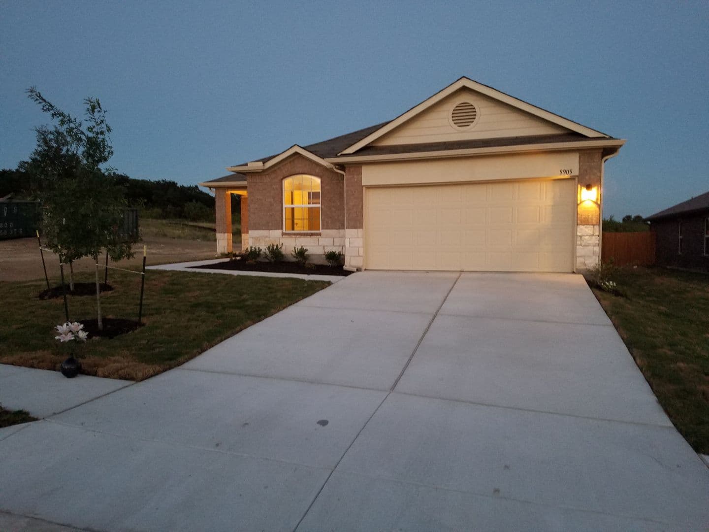 Austin House: 5905 Montrelia Dr