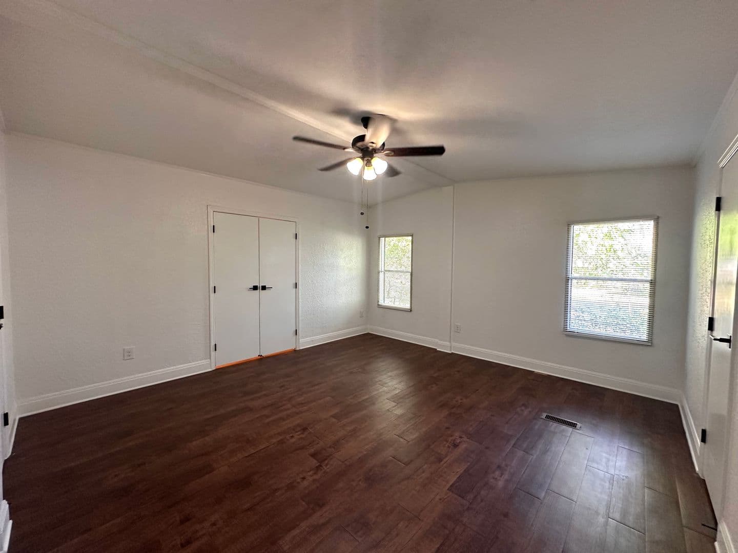 Cedar Park House: 305 N Cougar Ave