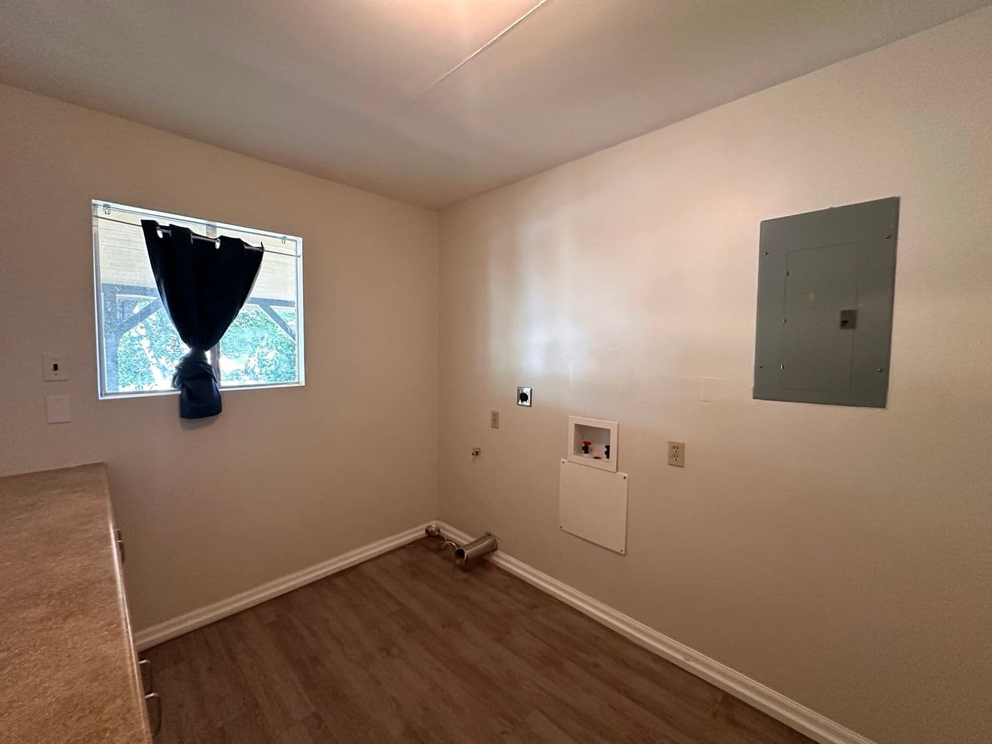 Buda House: 400 Sun Bonnet Dr