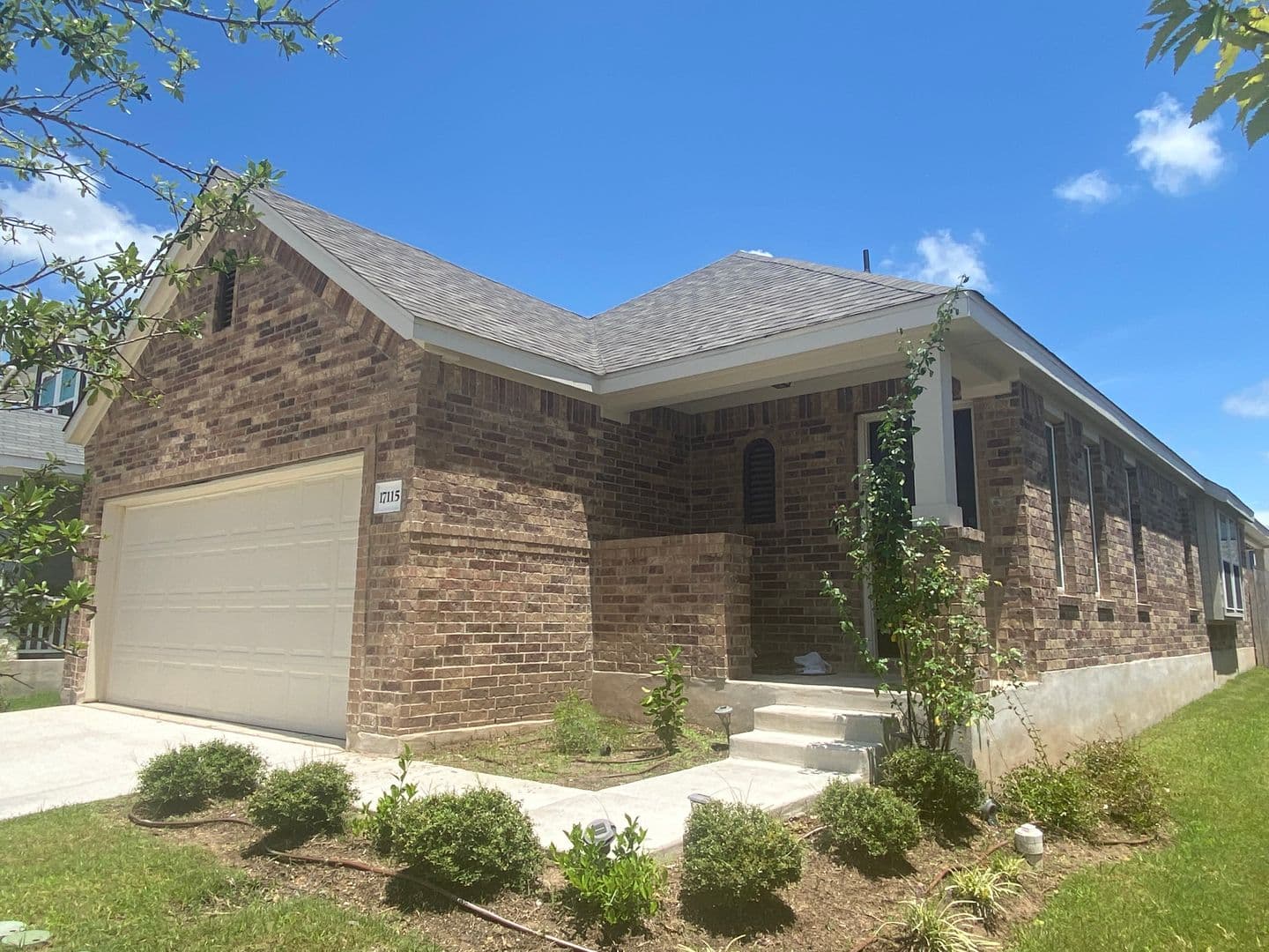 Pflugerville House: 17115 Alturas Ave