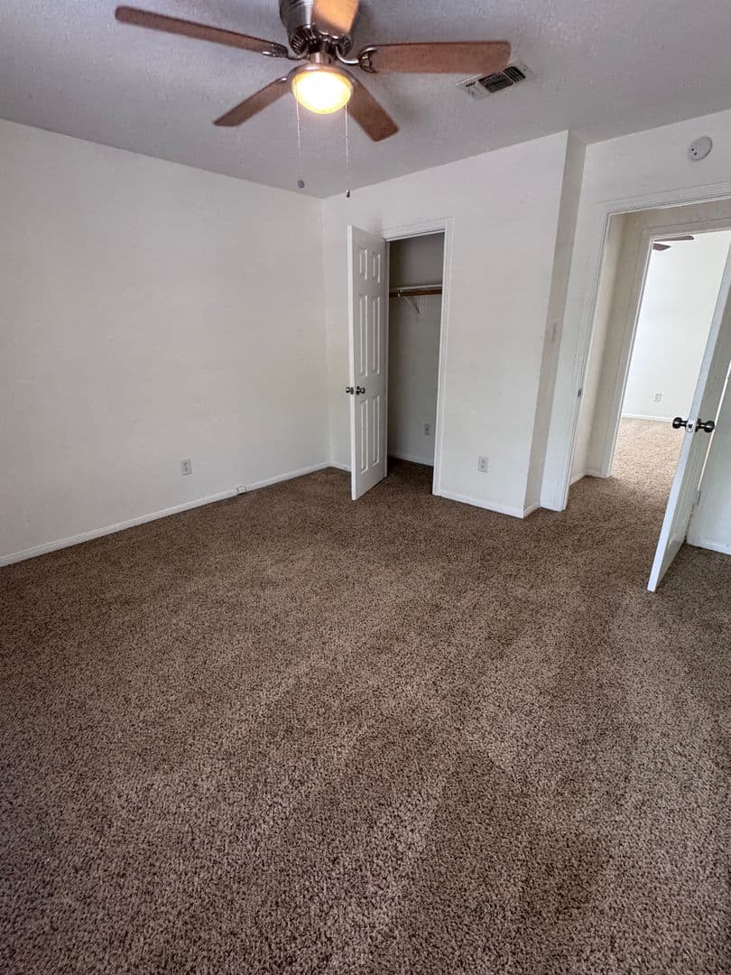 Pflugerville House: 306 Applewood Dr