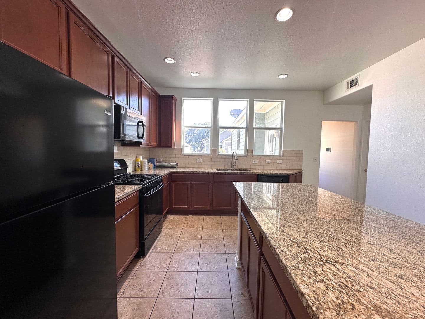 Kyle House: 1020 Nevarez