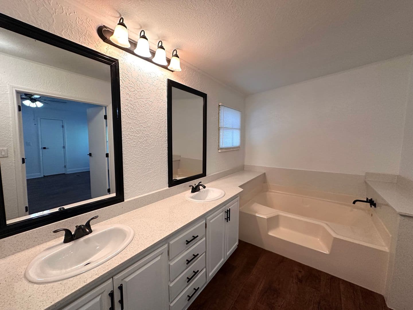 Cedar Park House: 305 N Cougar Ave