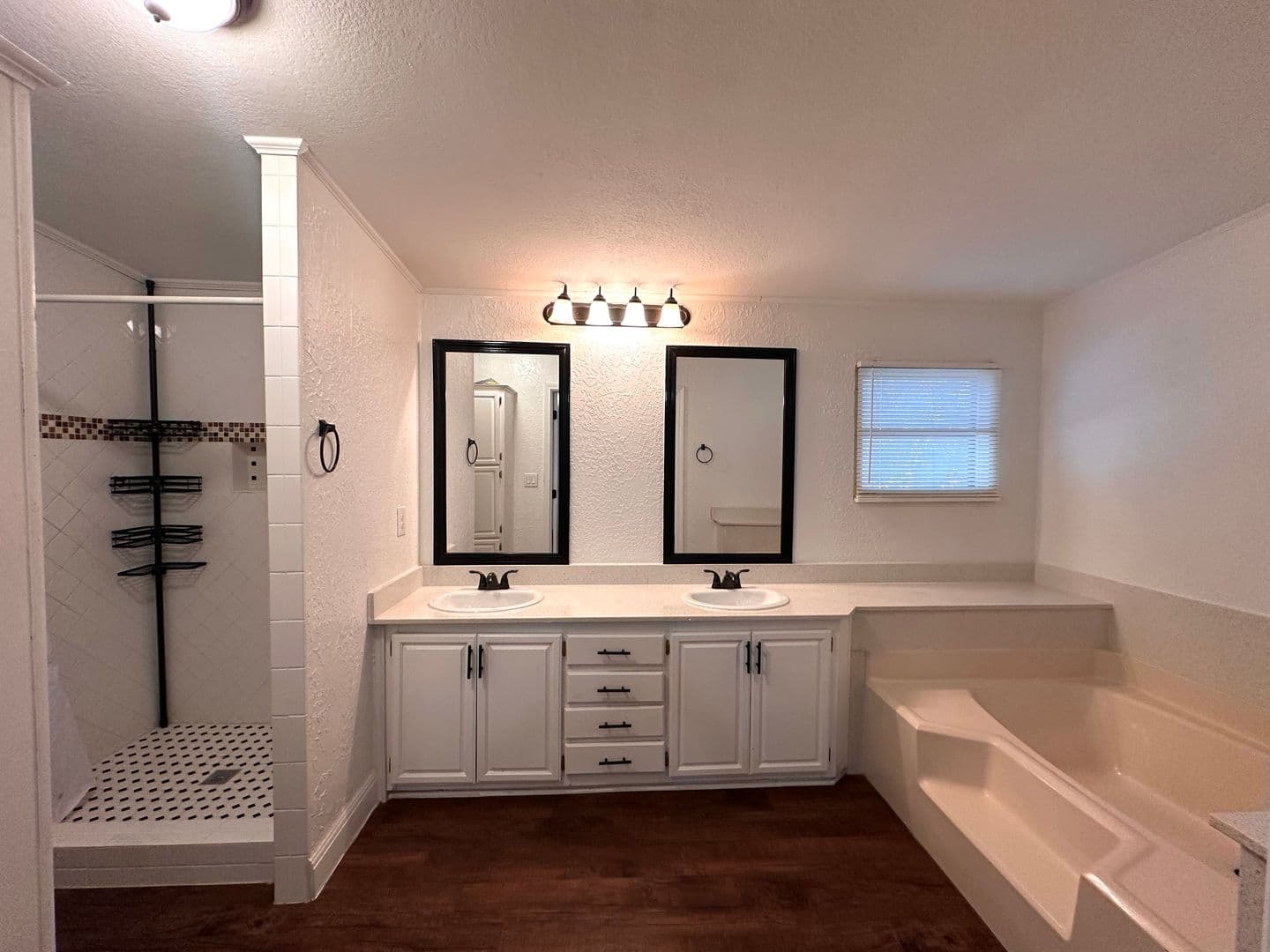 Cedar Park House: 305 N Cougar Ave