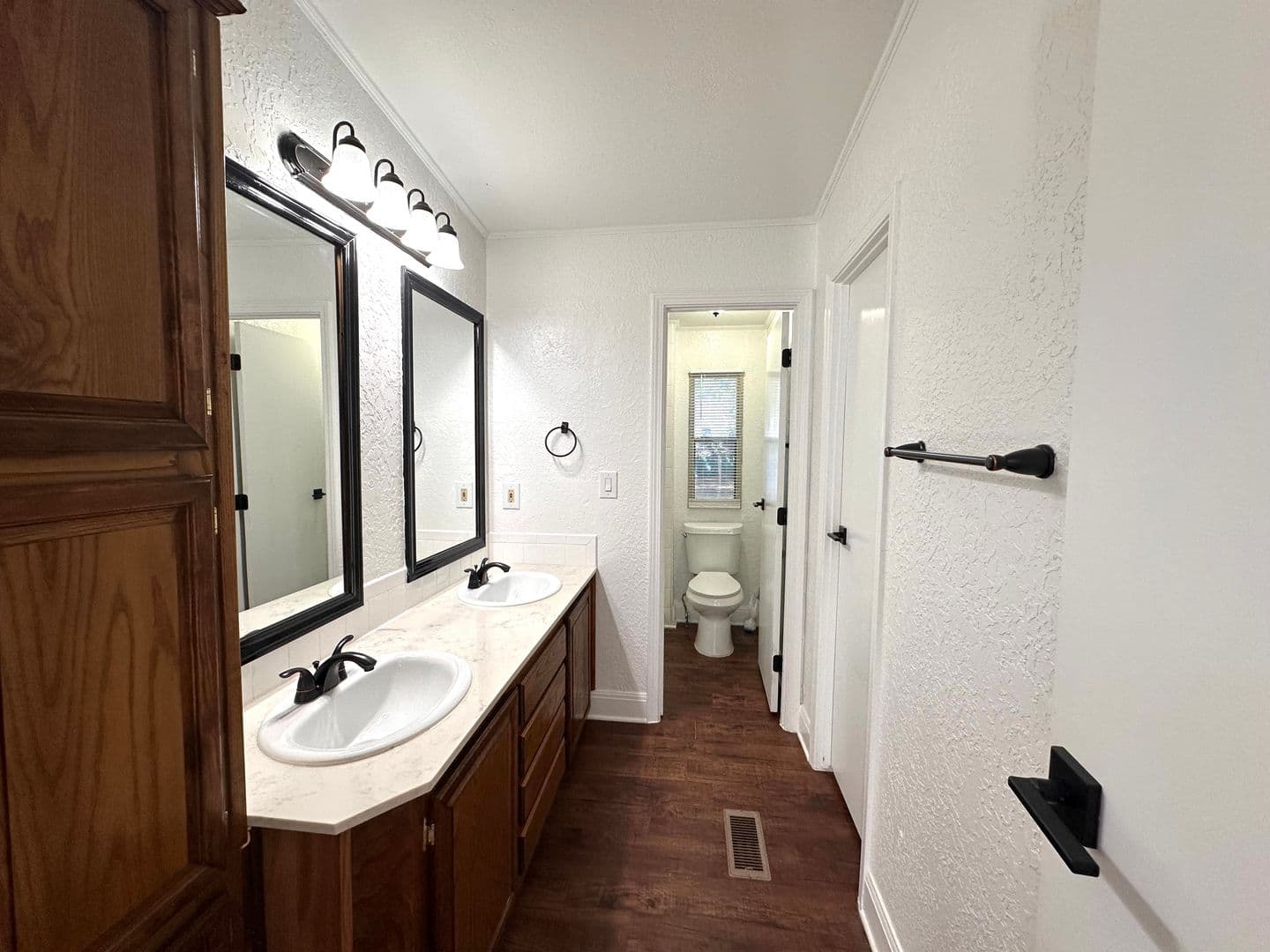 Cedar Park House: 305 N Cougar Ave