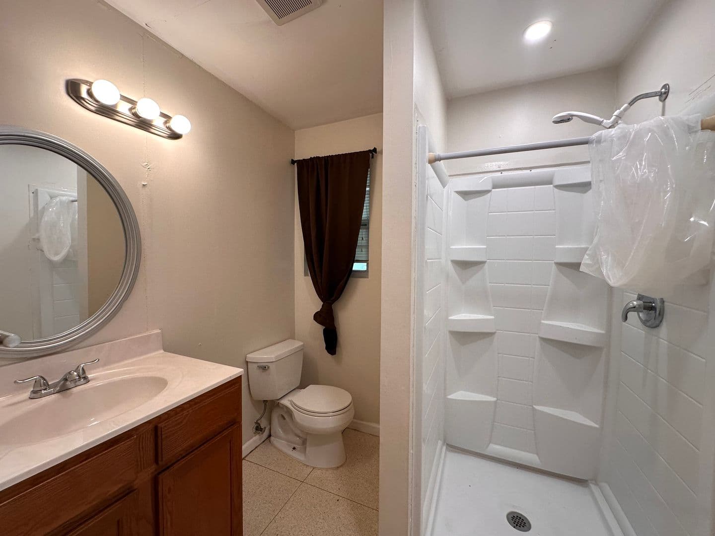 Buda House: 400 Sun Bonnet Dr
