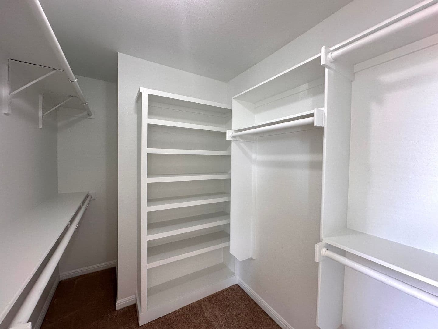 Kyle House: 1020 Nevarez
