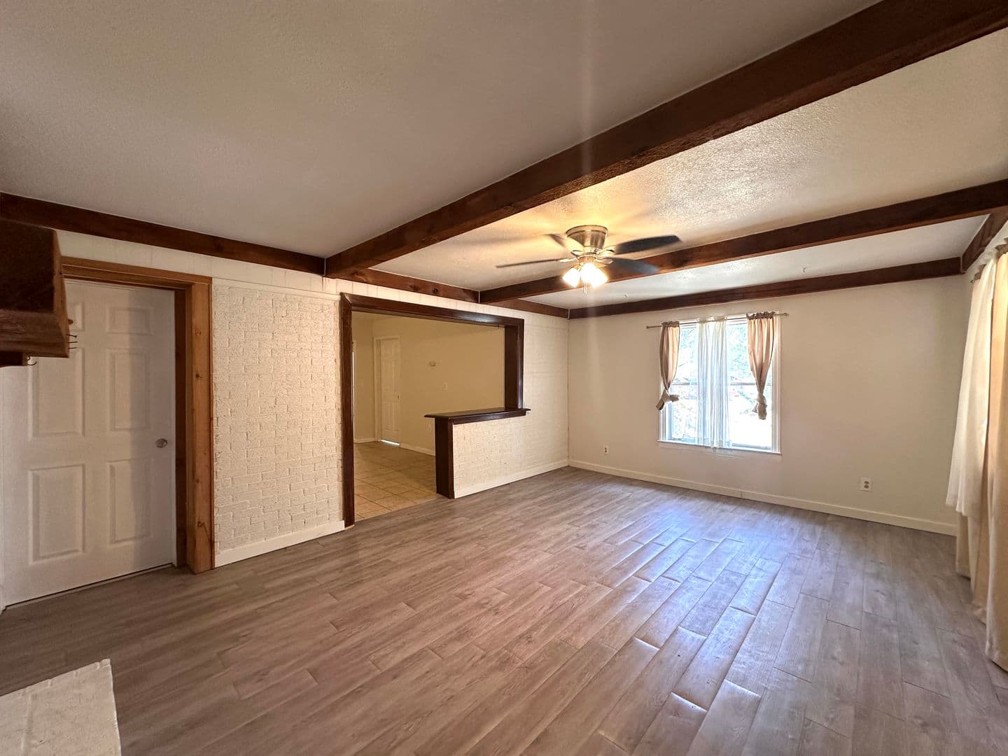 Buda House: 400 Sun Bonnet Dr