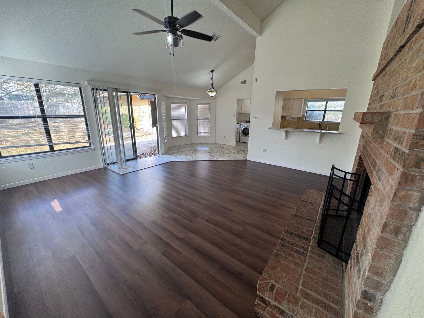 Pflugerville House: 306 Applewood Dr
