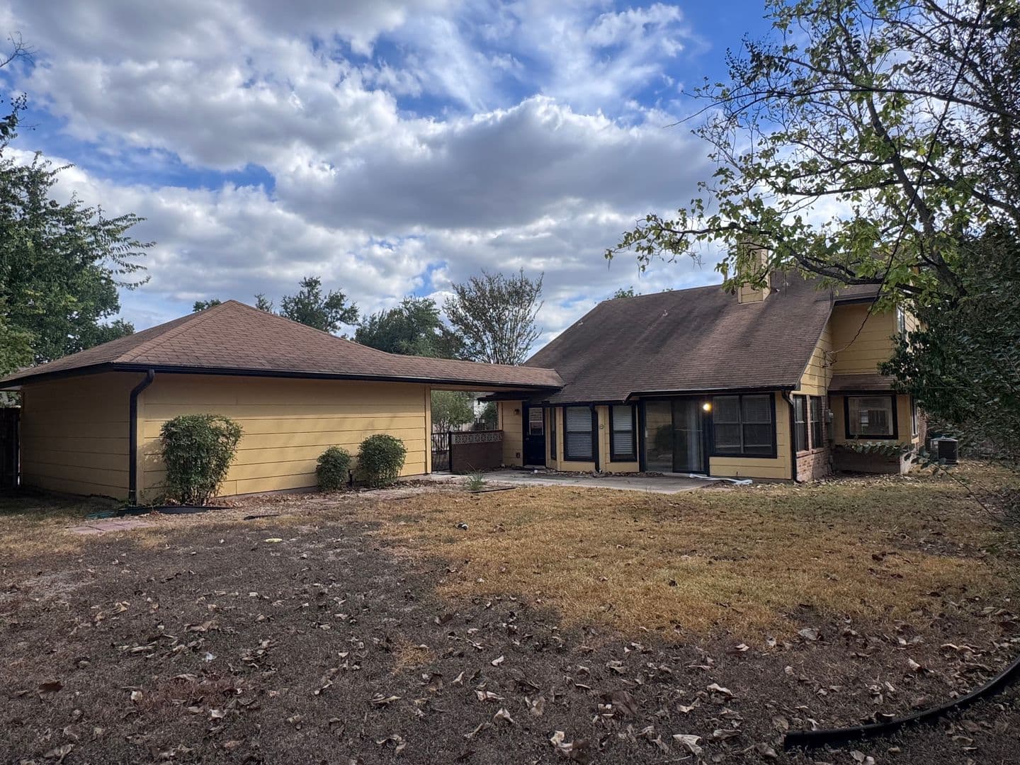 Pflugerville House: 306 Applewood Dr