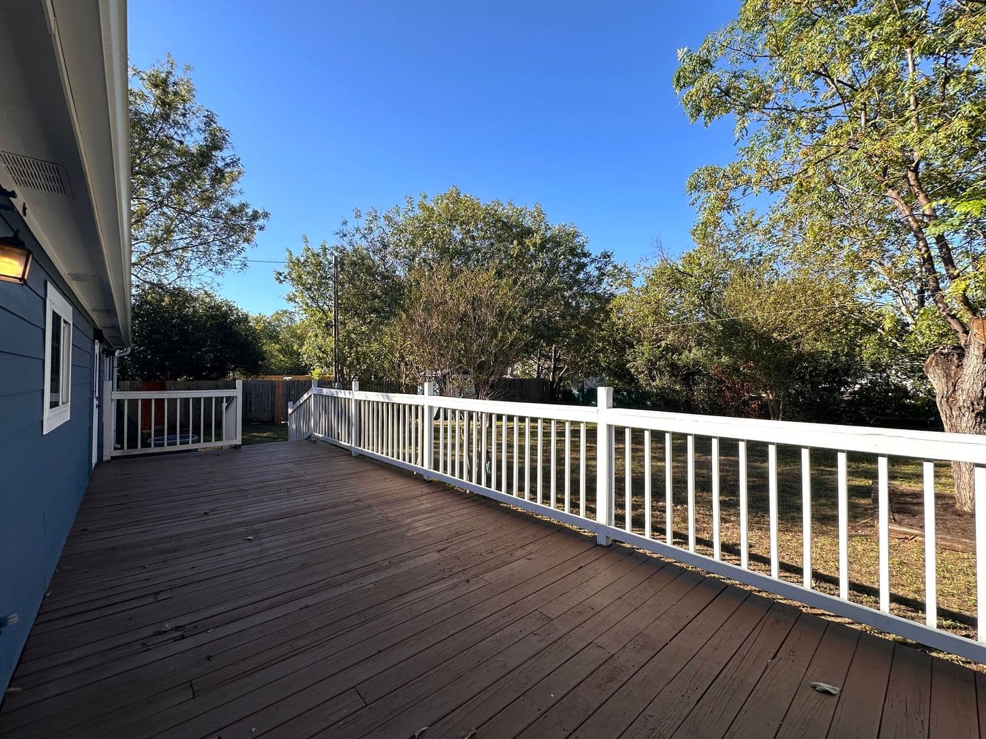 Cedar Park House: 305 N Cougar Ave