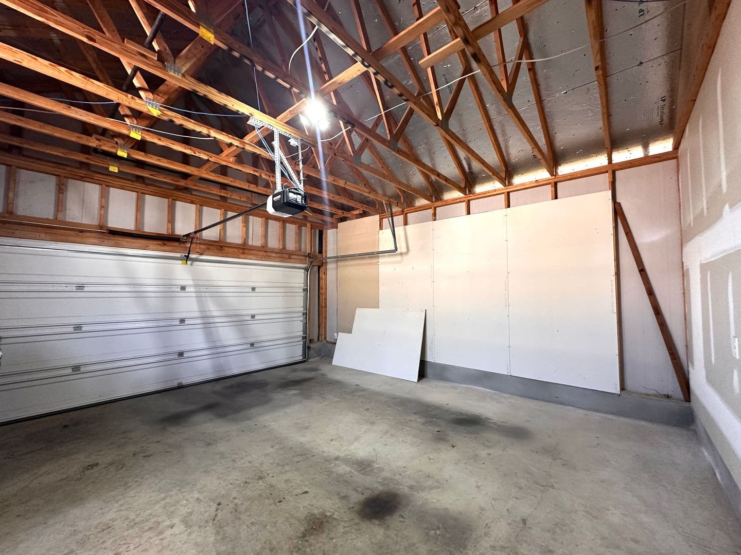 Kyle House: 1020 Nevarez