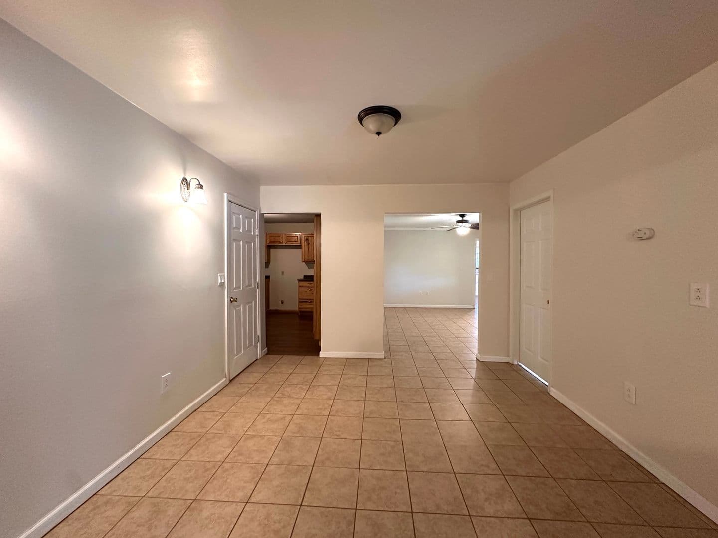 Buda House: 400 Sun Bonnet Dr