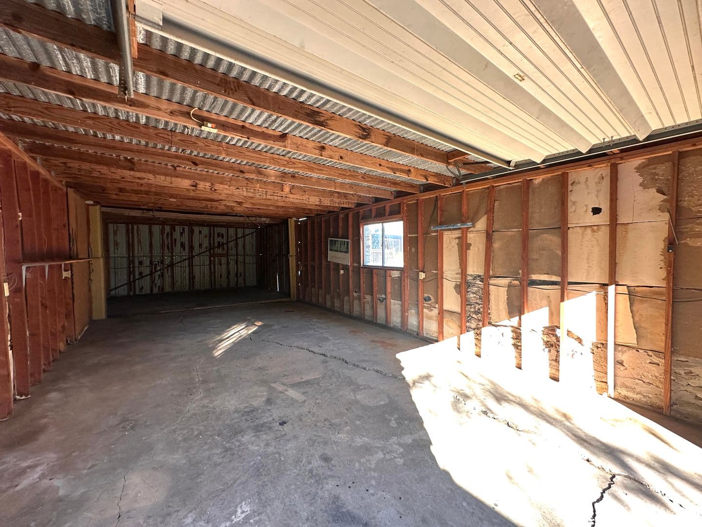 Cedar Park House: 305 N Cougar Ave