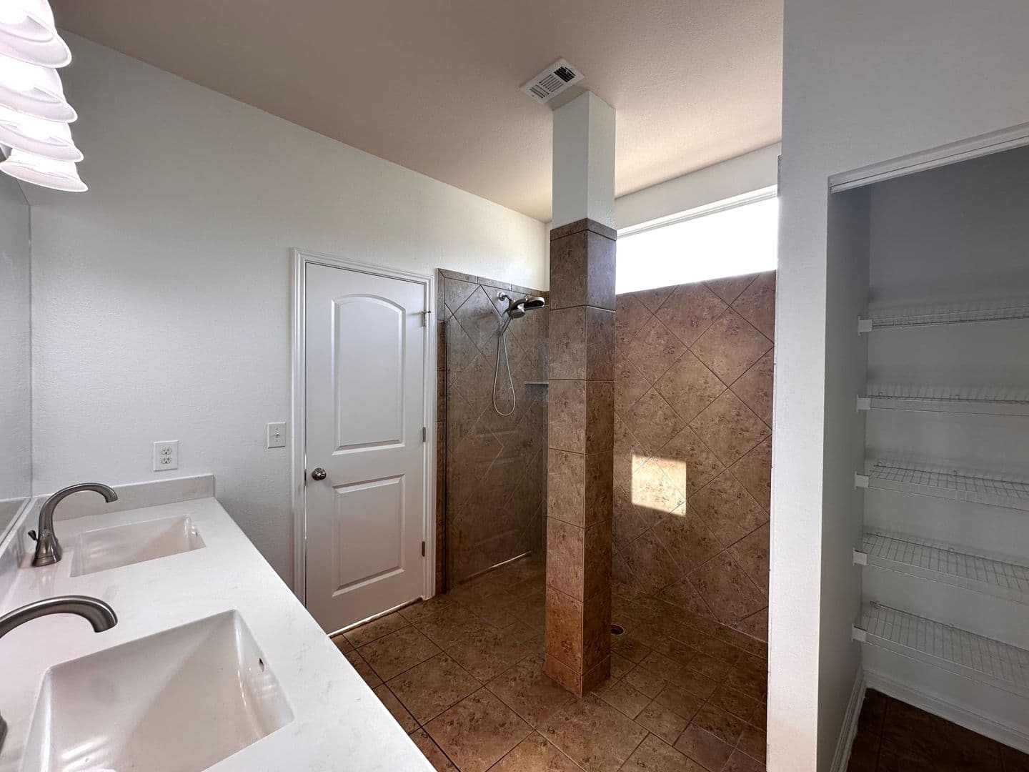 Kyle House: 1020 Nevarez