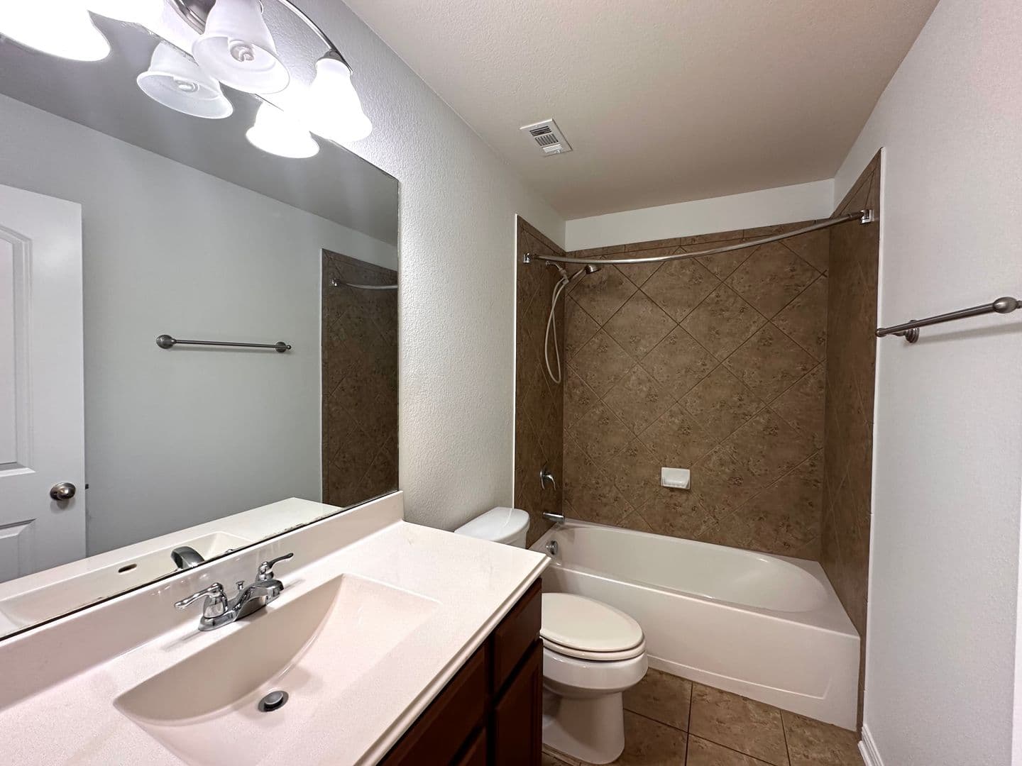 Kyle House: 1020 Nevarez