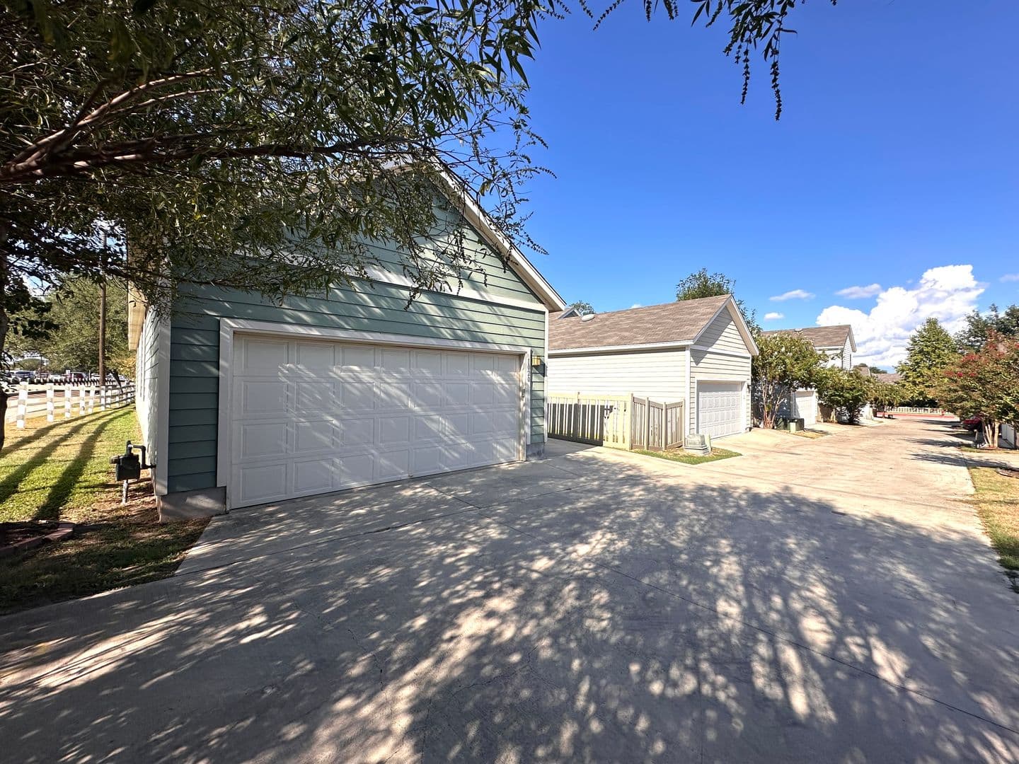 Kyle House: 1020 Nevarez