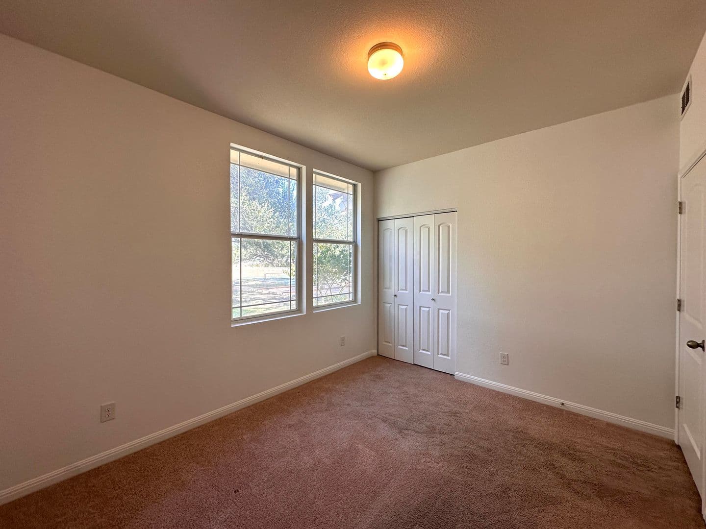 Kyle House: 1020 Nevarez