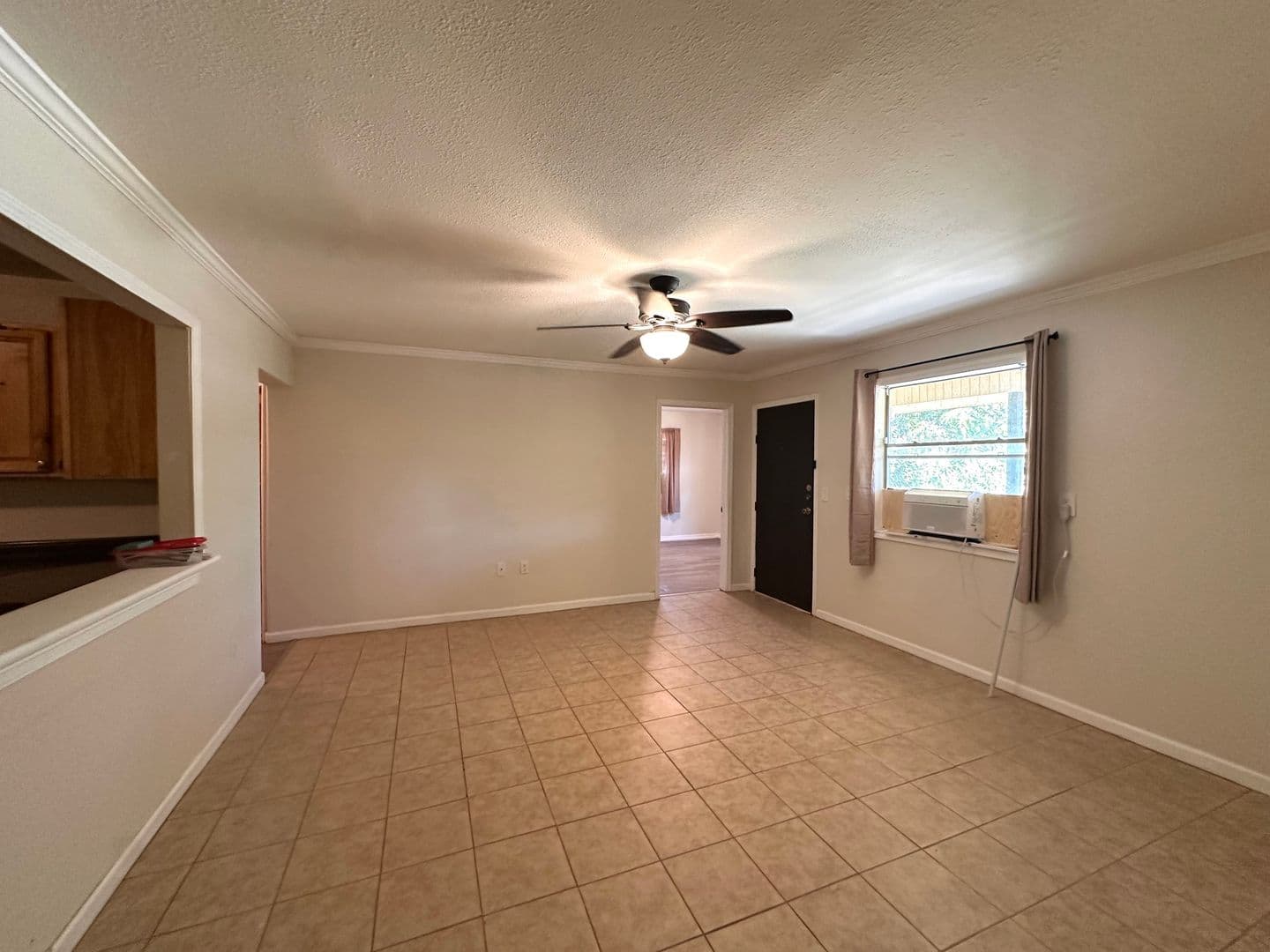 Buda House: 400 Sun Bonnet Dr