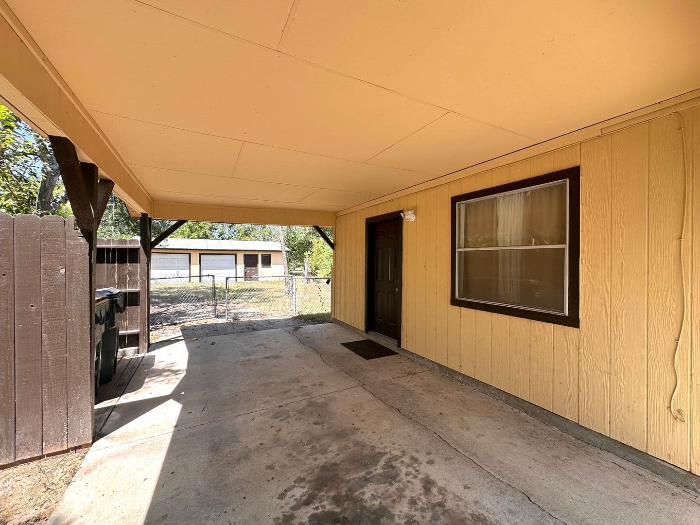 Buda House: 400 Sun Bonnet Dr