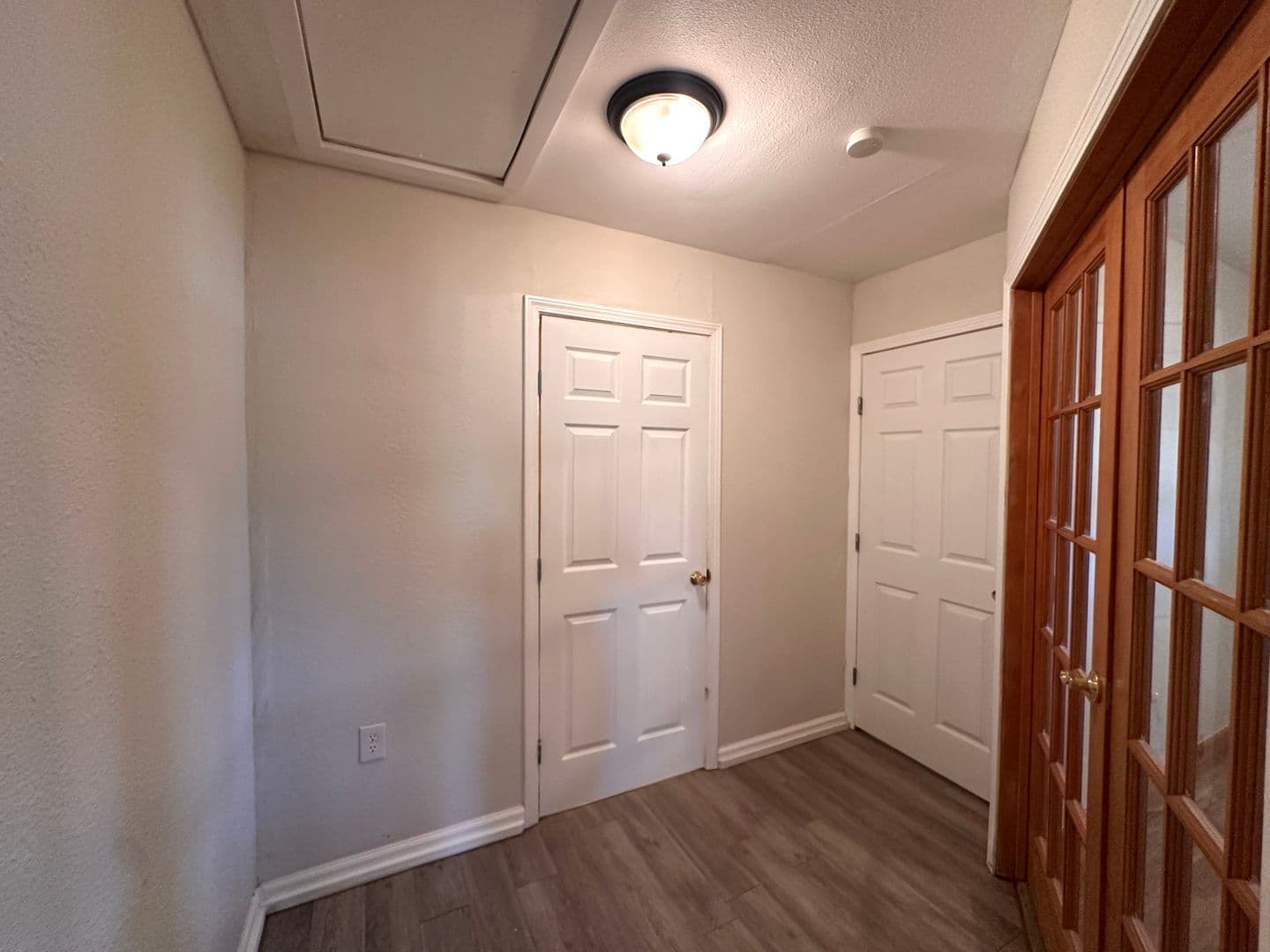 Buda House: 400 Sun Bonnet Dr