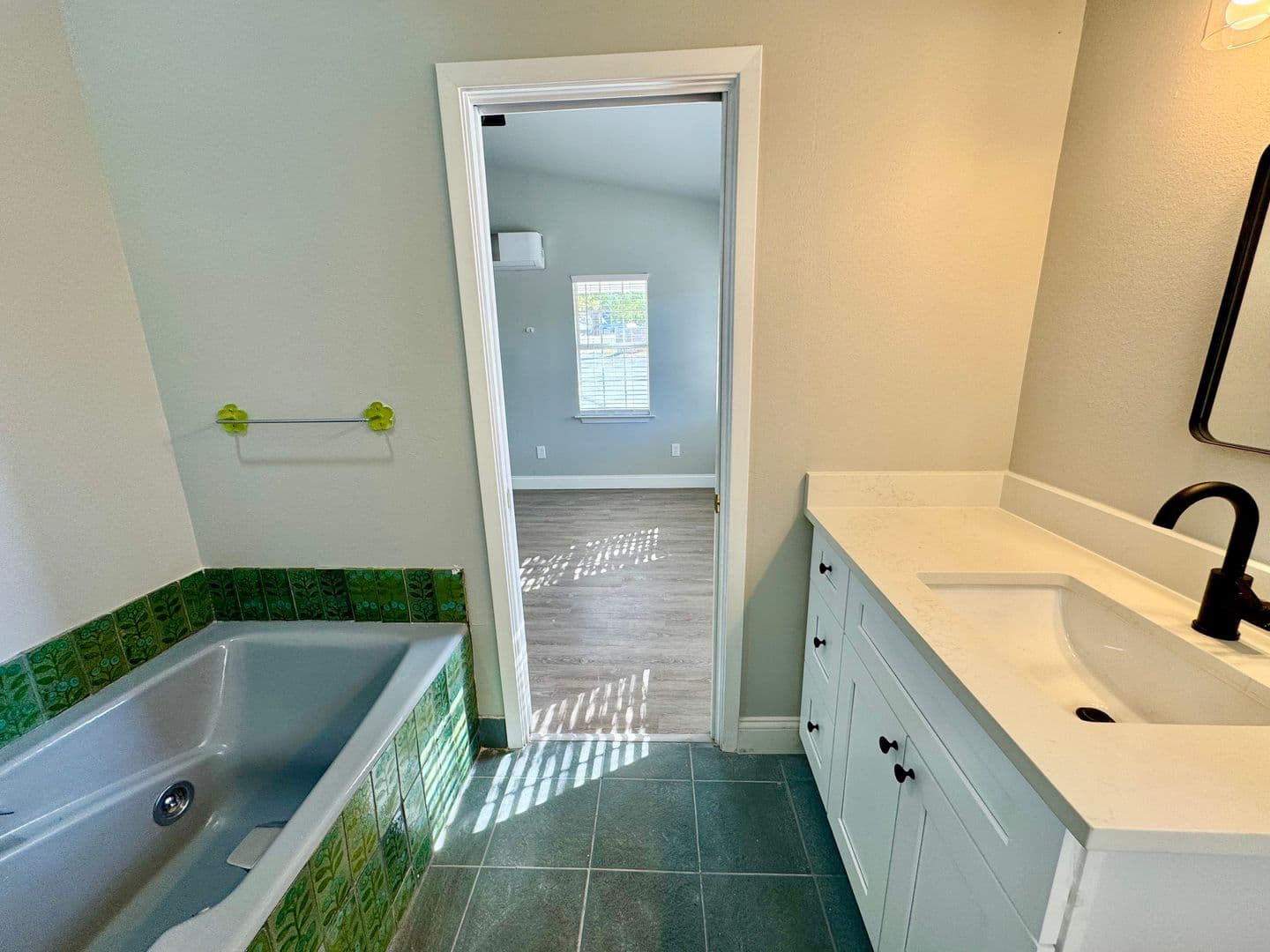 Sunrise Beach Village Apartment: 705 Sunrise Ave