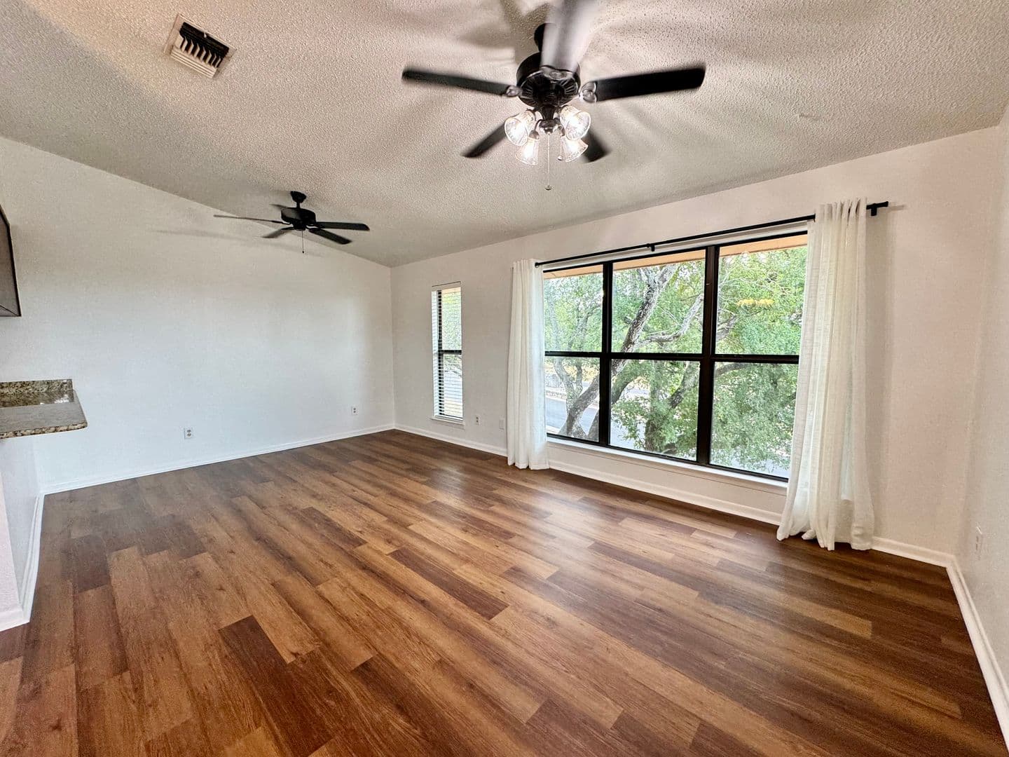 Horseshoe Bay House: 800-D Grassy Knoll