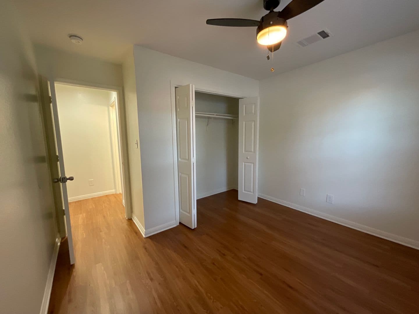 Horseshoe Bay Apartment: 400 Green Leaf