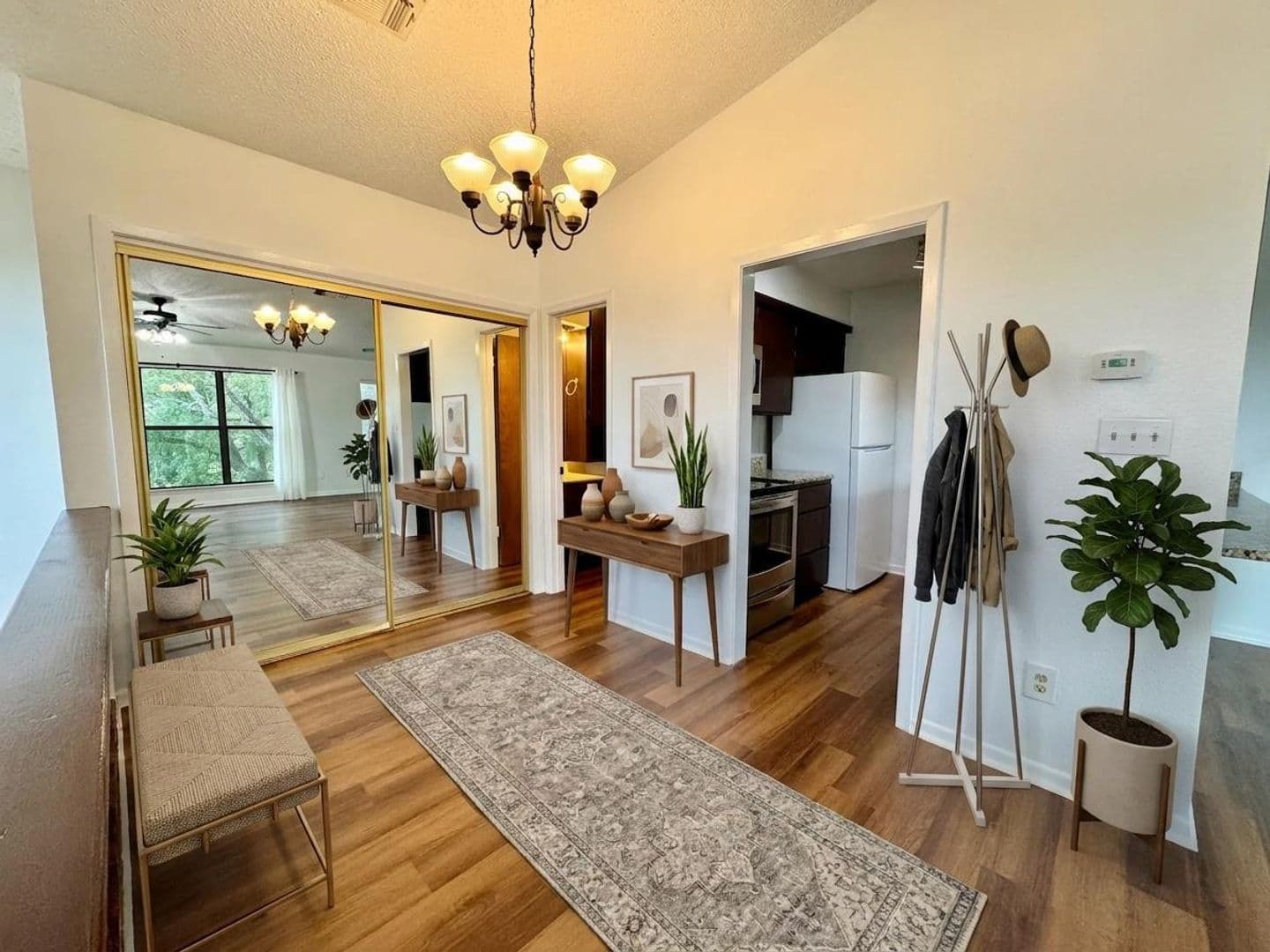 Horseshoe Bay House: 800-D Grassy Knoll